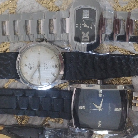 Watch bundle. - Picture 3 of 4